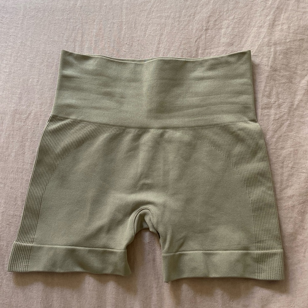 Set active bike shorts